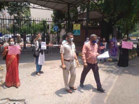 RTF - Outside of NITI Ayog, Delhi.jpg