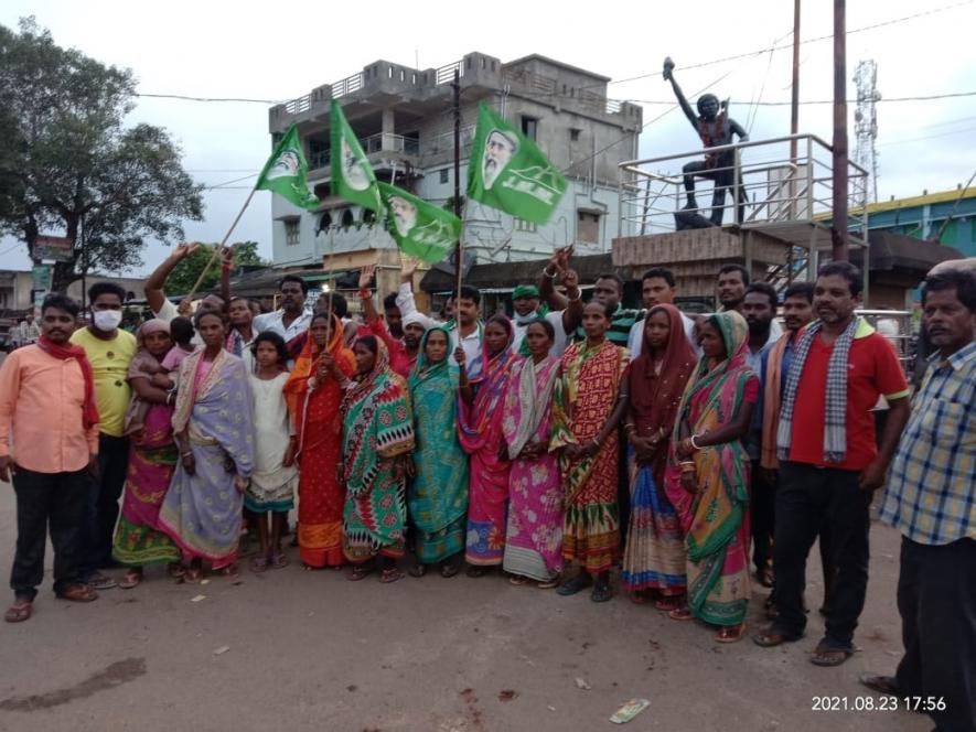 ओडिसा: जबरन जमीन अधिग्रहण का विरोध कर रही आदिवासी महिला नेता को किया नज़रबंद