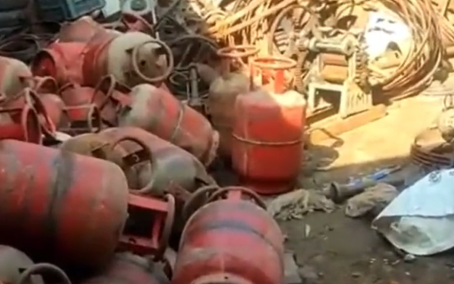 Scrapyard cylinder