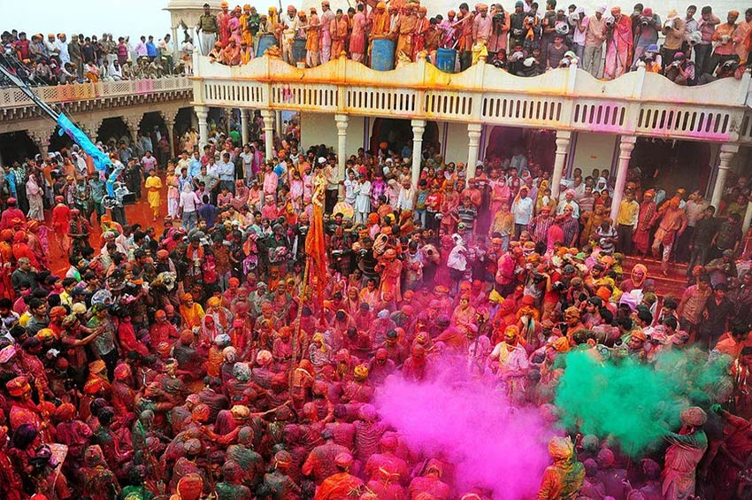 holi