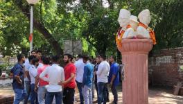 DU savarkar statue